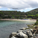 Colle Pecorino dalla spiaggia di Procchio
